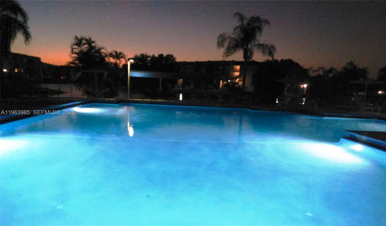 Activo con contrato: $99,500 (2 camas, 2 baños, 950 Pies cuadrados)