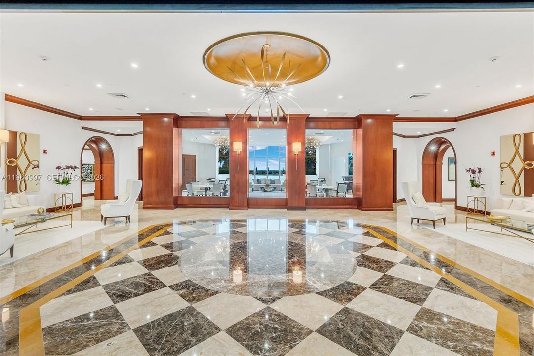 Под контрактом: $1,125,000 (3 спален, 2 ванн, 1836 Квадратных фут)
