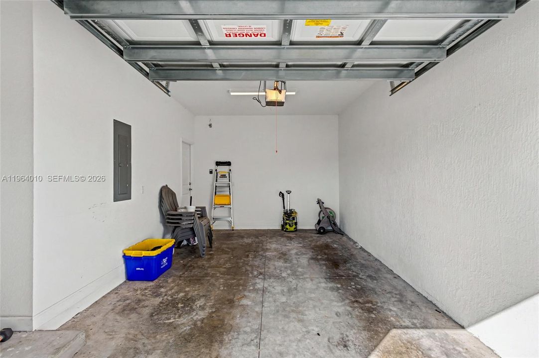 En Venta: $475,000 (4 camas, 2 baños, 1851 Pies cuadrados)