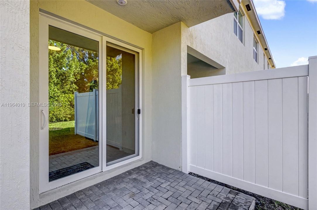 En Venta: $475,000 (4 camas, 2 baños, 1851 Pies cuadrados)