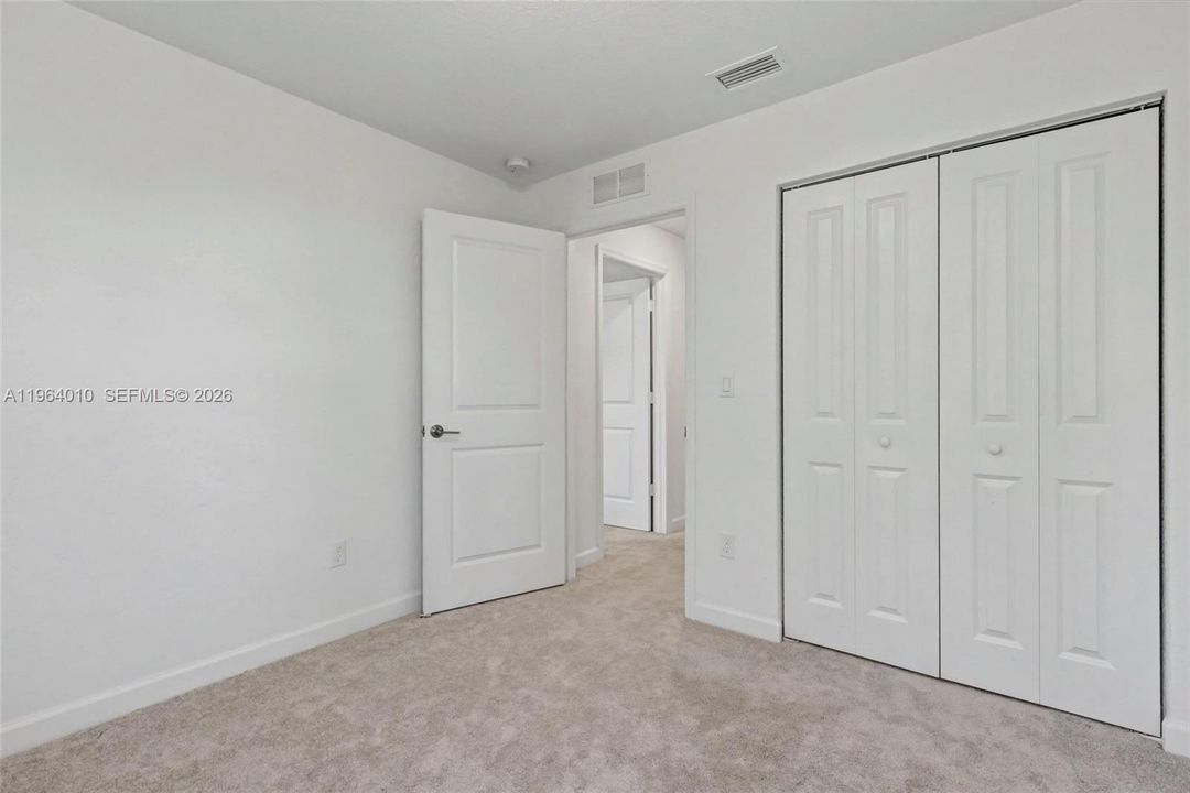 En Venta: $475,000 (4 camas, 2 baños, 1851 Pies cuadrados)