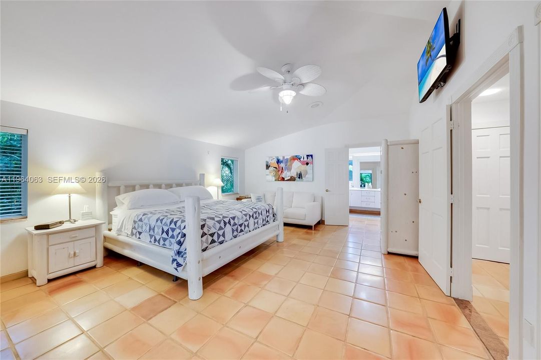 Activo con contrato: $15,000 (4 camas, 4 baños, 3091 Pies cuadrados)