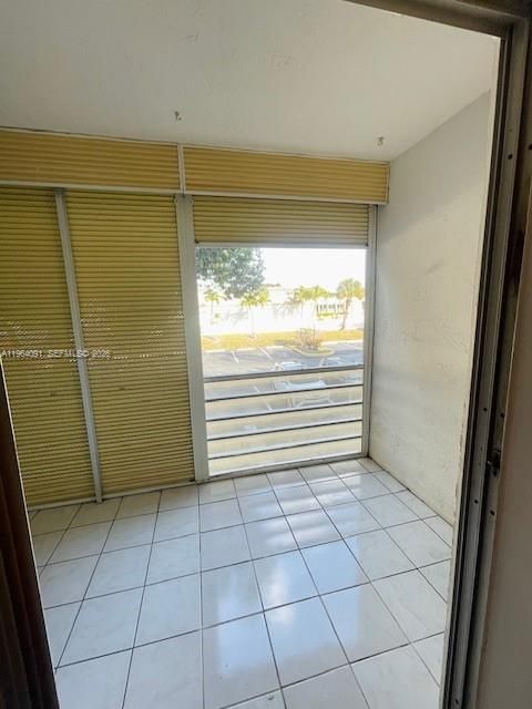 For Sale: $94,000 (1 beds, 1 baths, 680 Square Feet)