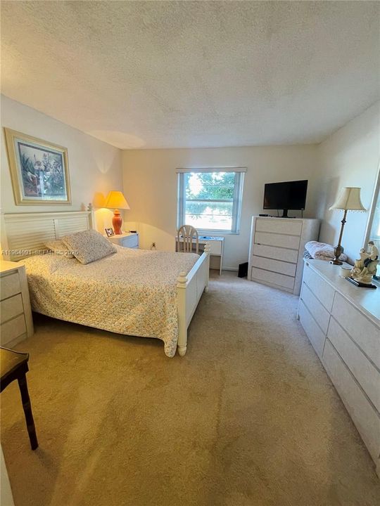 For Sale: $94,000 (1 beds, 1 baths, 680 Square Feet)