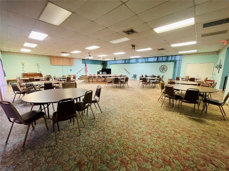 For Sale: $94,000 (1 beds, 1 baths, 680 Square Feet)