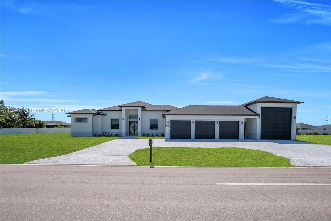 En Venta: $799,900 (4 camas, 3 baños, 0 Pies cuadrados)