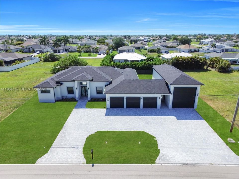 En Venta: $799,900 (4 camas, 3 baños, 0 Pies cuadrados)
