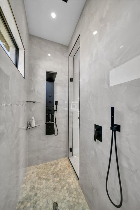En Venta: $799,900 (4 camas, 3 baños, 0 Pies cuadrados)