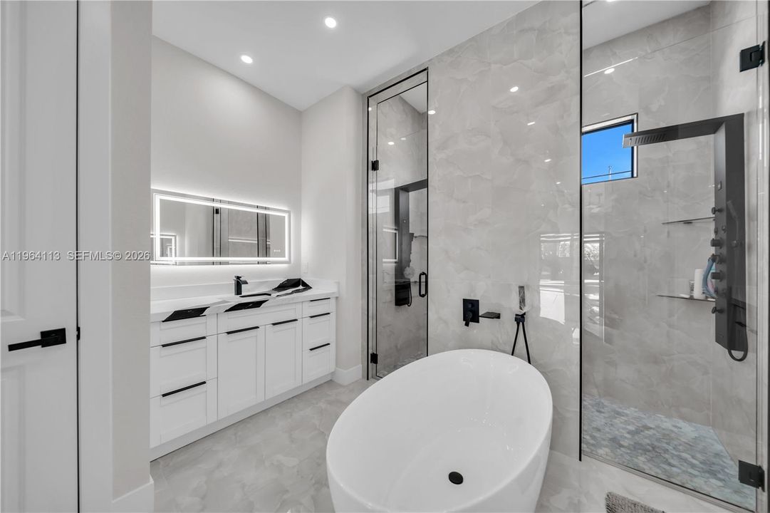 En Venta: $799,900 (4 camas, 3 baños, 0 Pies cuadrados)