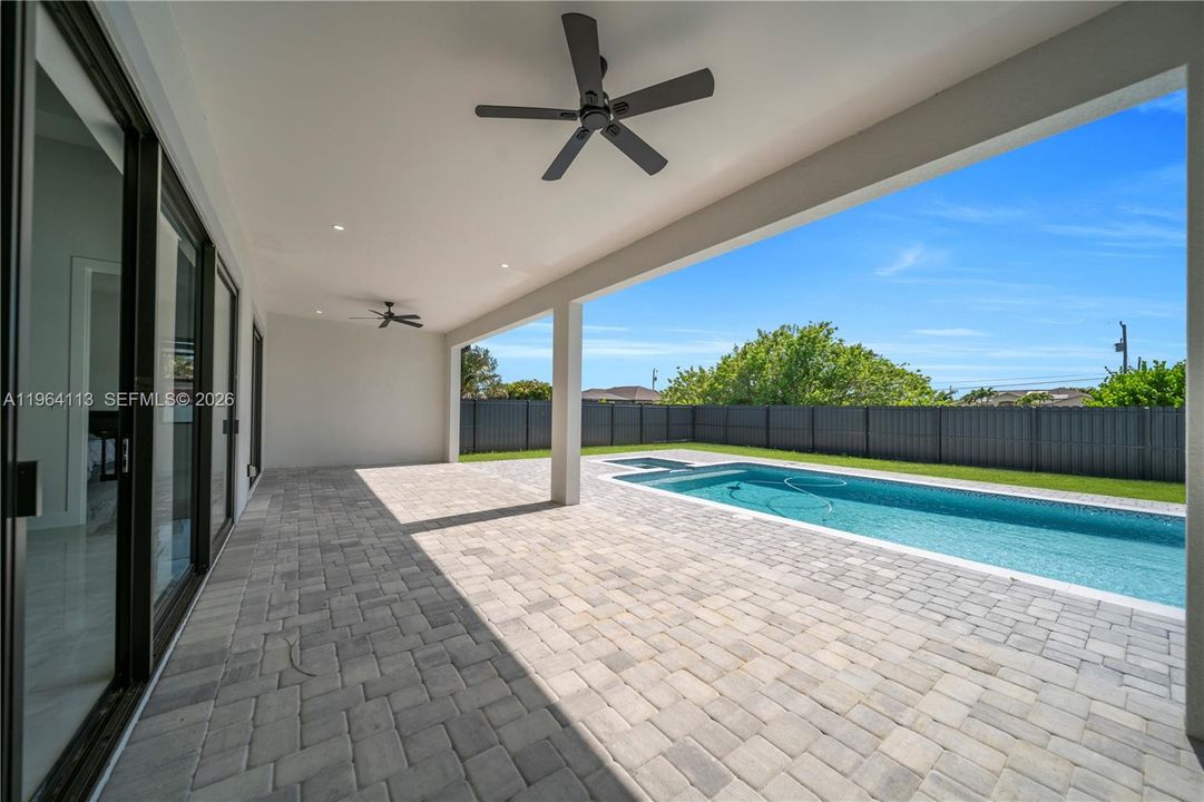 En Venta: $799,900 (4 camas, 3 baños, 0 Pies cuadrados)
