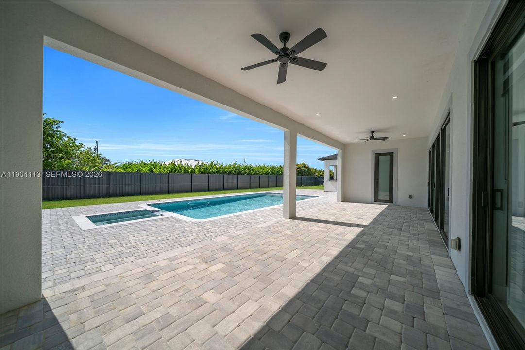 En Venta: $799,900 (4 camas, 3 baños, 0 Pies cuadrados)