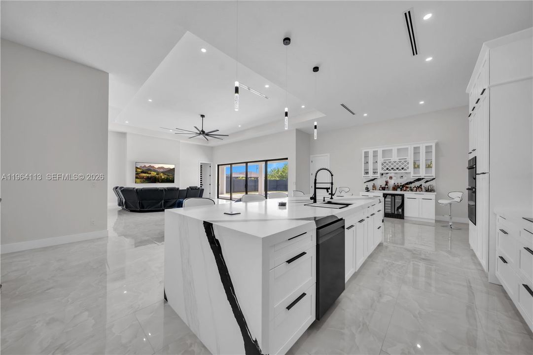 En Venta: $799,900 (4 camas, 3 baños, 0 Pies cuadrados)