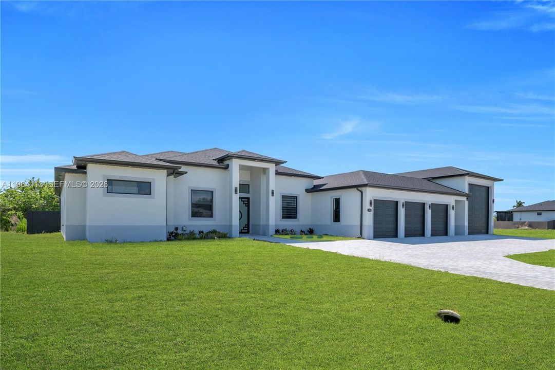 En Venta: $799,900 (4 camas, 3 baños, 0 Pies cuadrados)