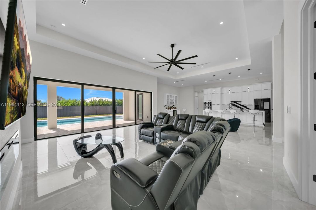 En Venta: $799,900 (4 camas, 3 baños, 0 Pies cuadrados)