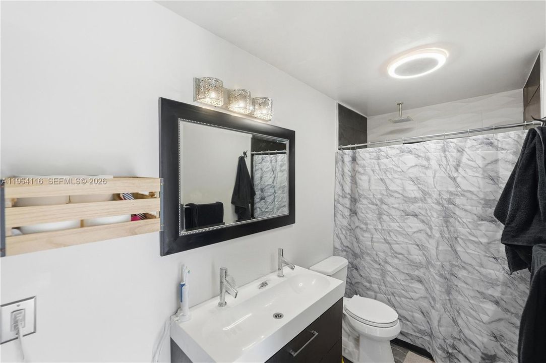 Activo con contrato: $629,900 (3 camas, 2 baños, 1502 Pies cuadrados)