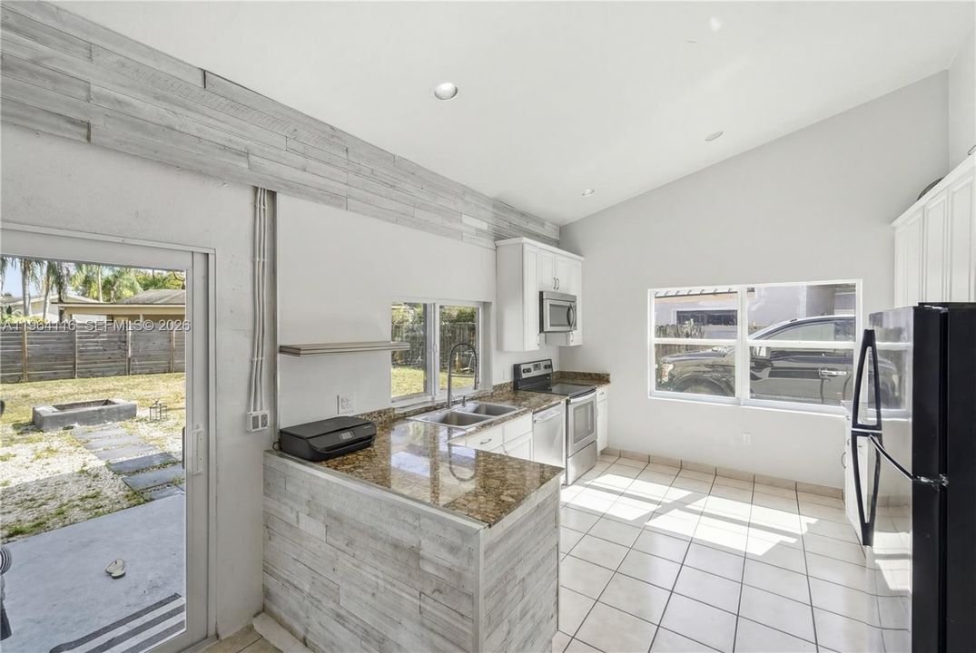 Activo con contrato: $629,900 (3 camas, 2 baños, 1502 Pies cuadrados)