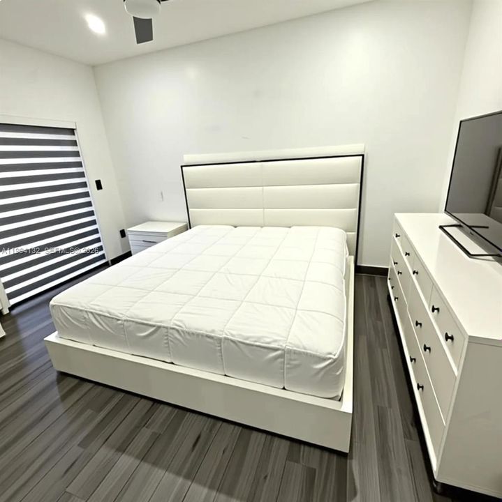Activo con contrato: $3,450 (3 camas, 2 baños, 1416 Pies cuadrados)