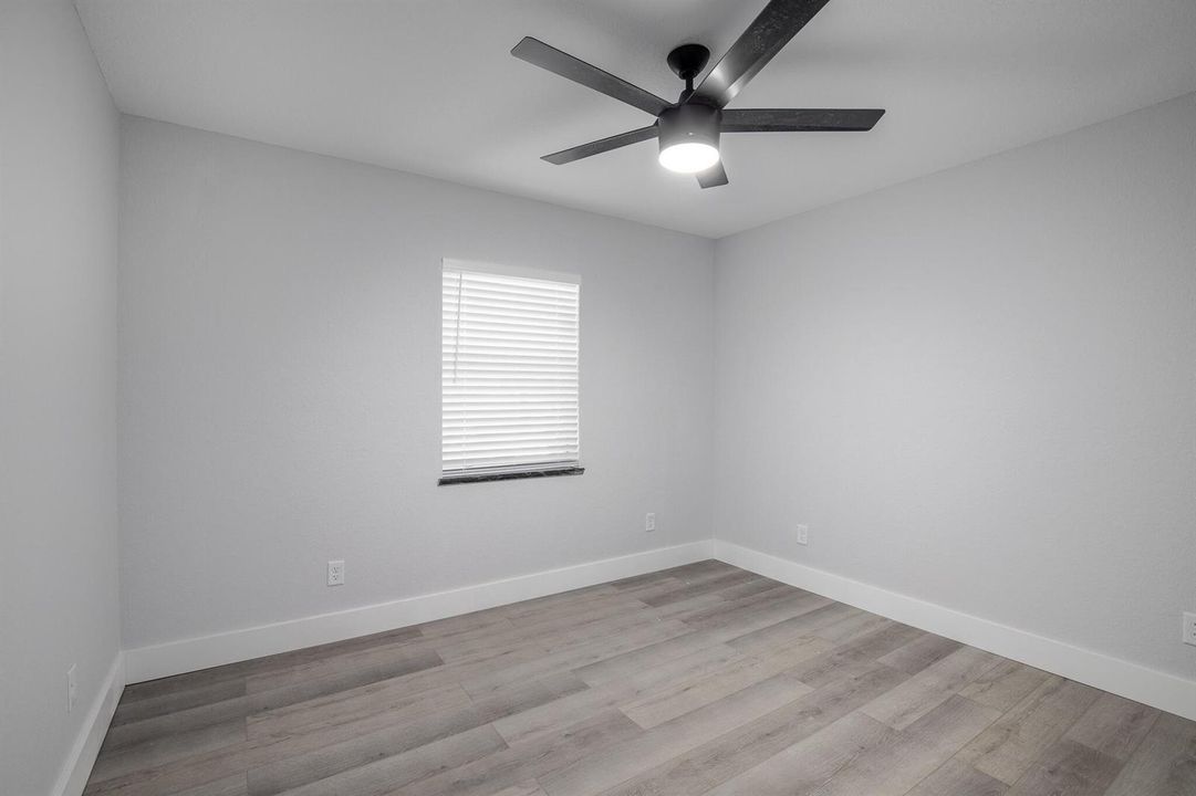 332 W Ventura-23