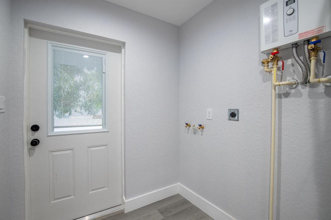 332 W Ventura-27
