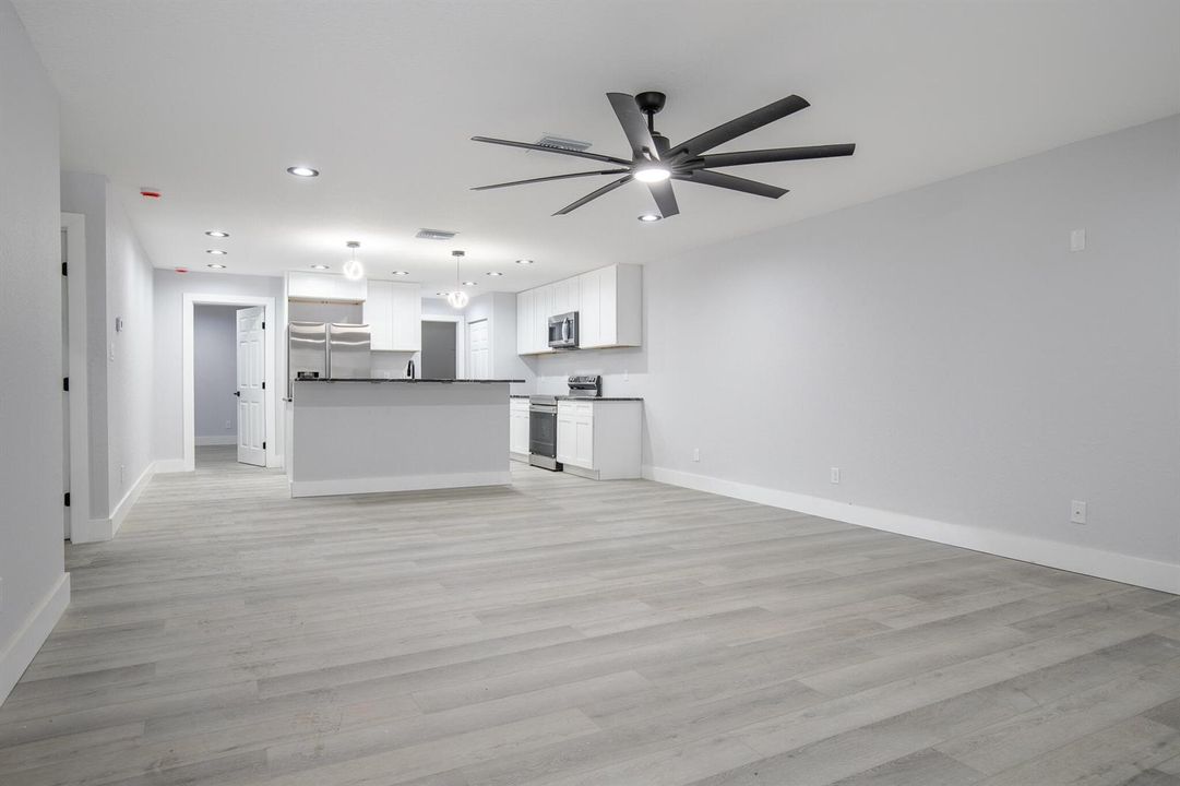 332 W Ventura-06