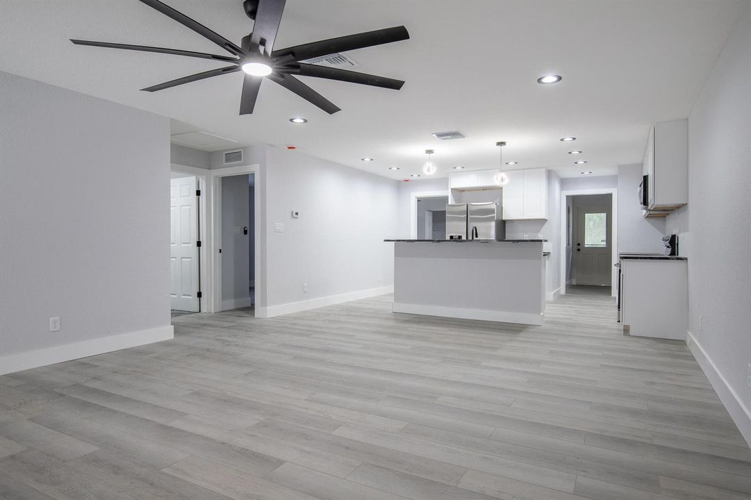 332 W Ventura-07