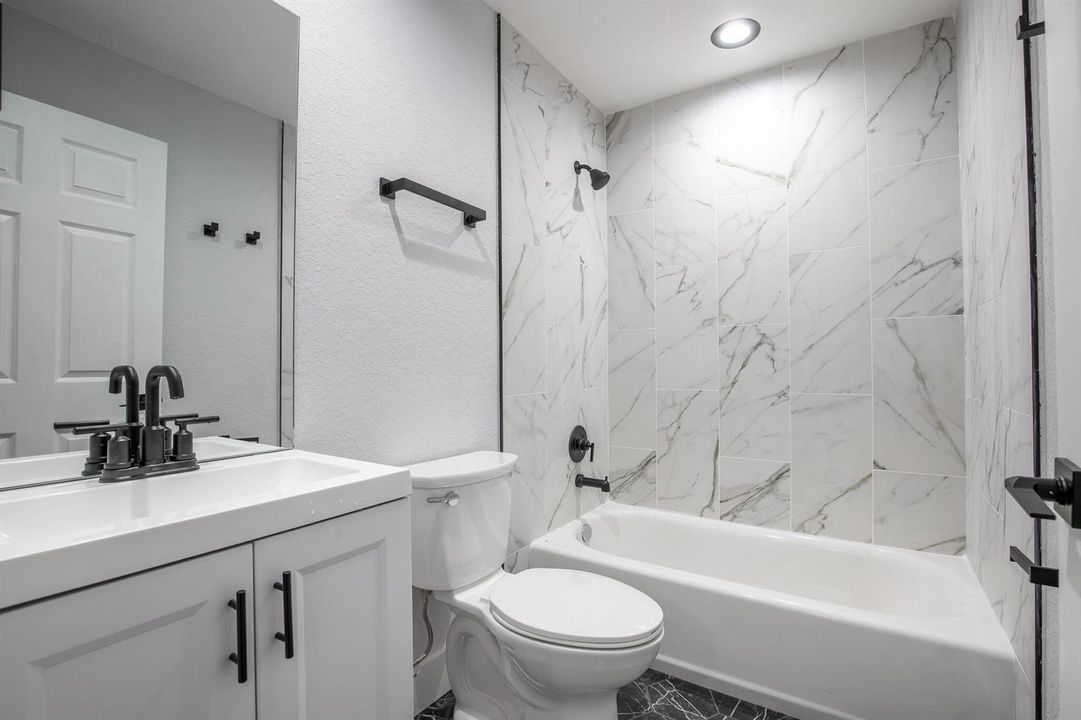 332 W Ventura-20