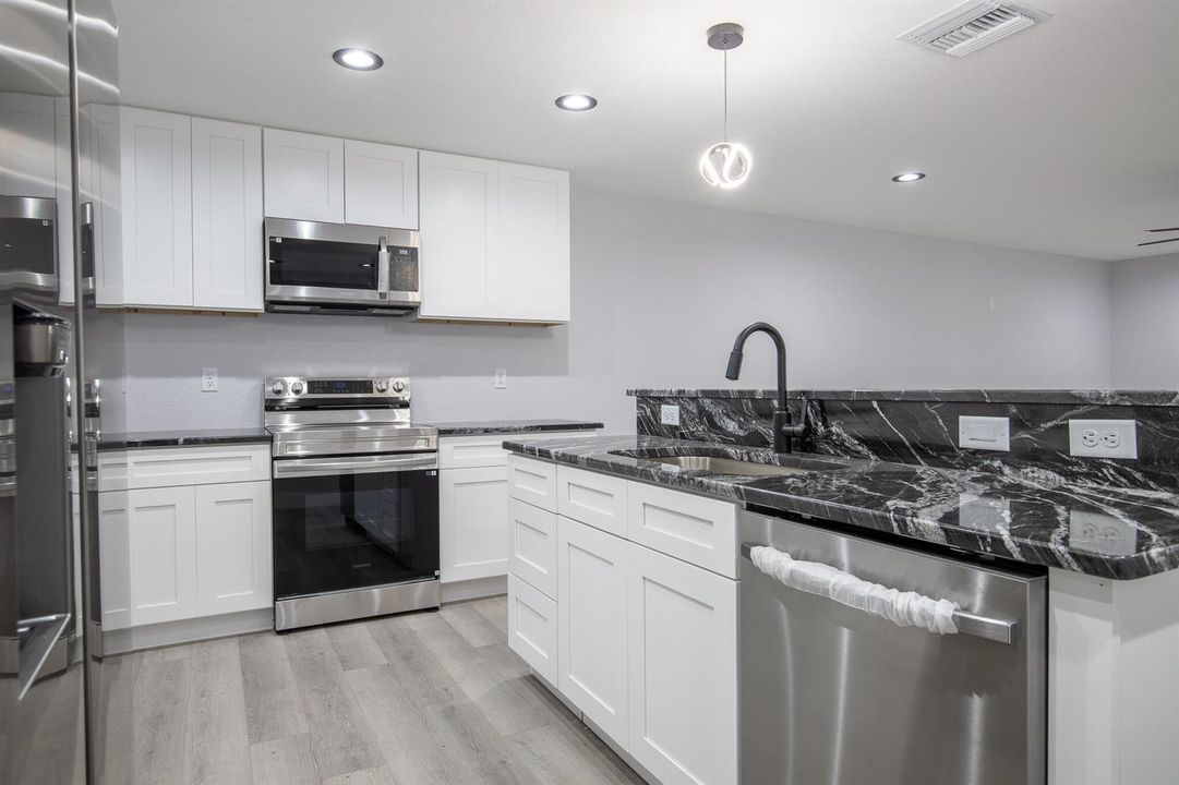 332 W Ventura-09