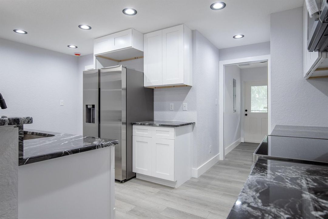 332 W Ventura-11