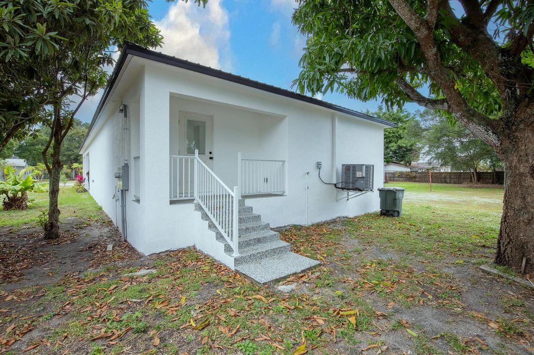 332 W Ventura-29