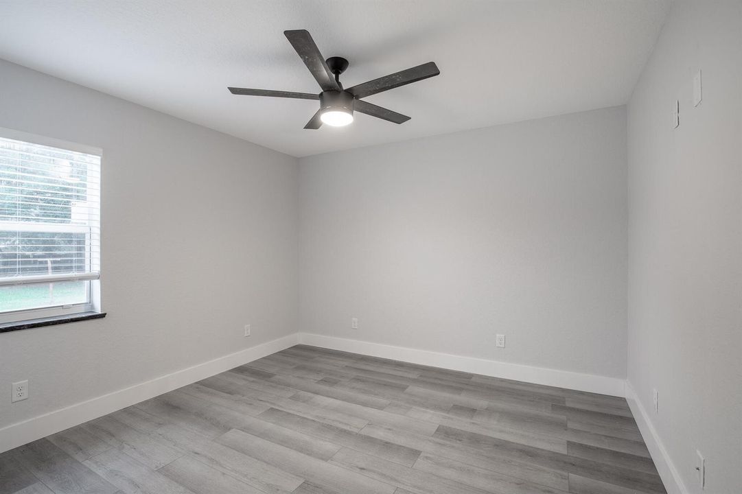 332 W Ventura-21