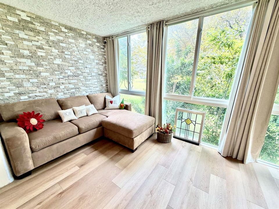 Enclosed Flordida Room