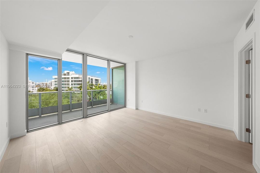 На продажу: $2,595,000 (3 спален, 3 ванн, 2068 Квадратных фут)
