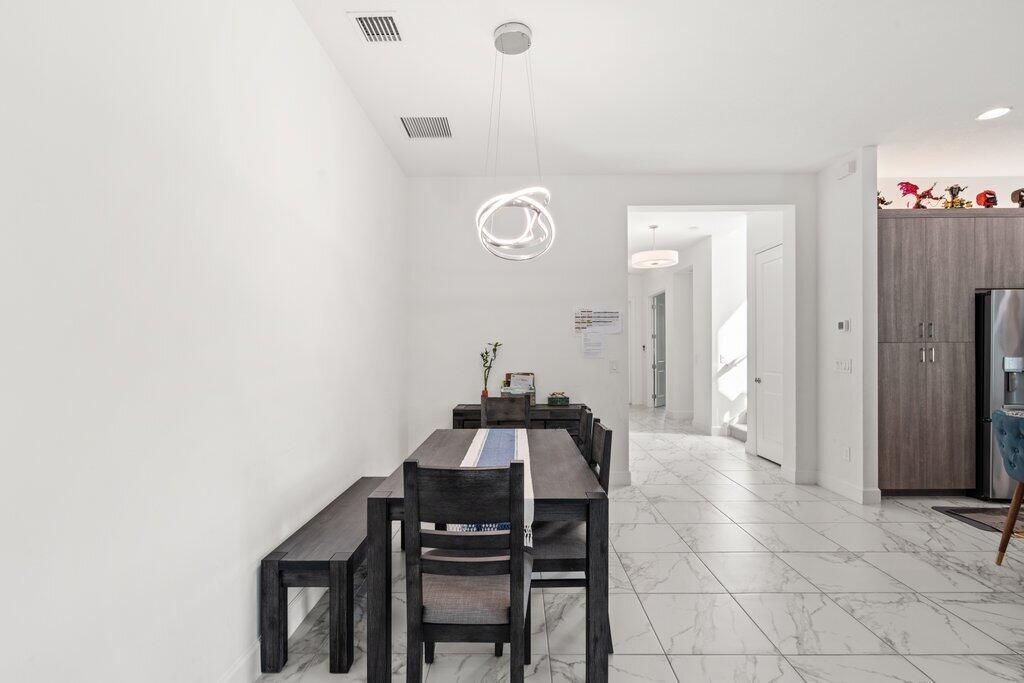 Dining.jpg-SMALL