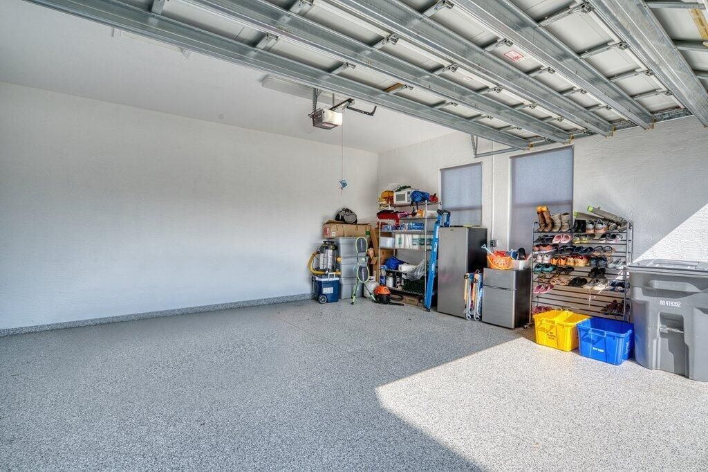 Garage R.jpeg-SMALL