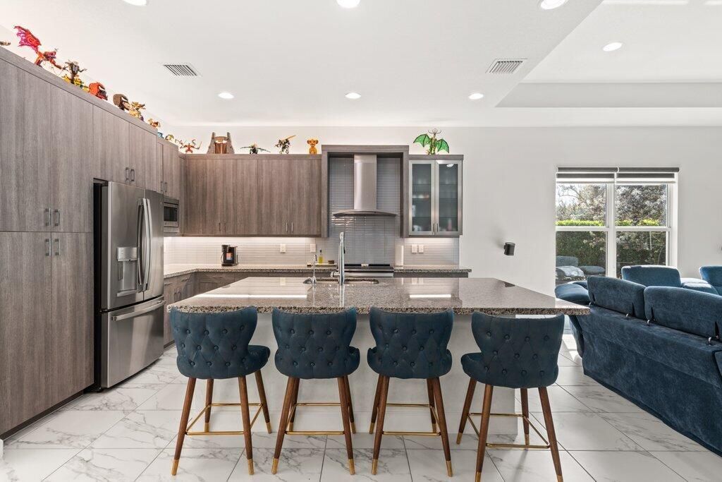 Kitchen R.jpg-SMALL