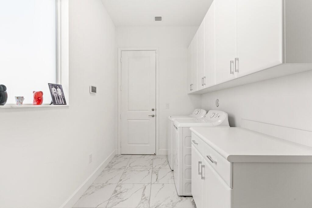 Laundry to Garage.jpg-SMALL