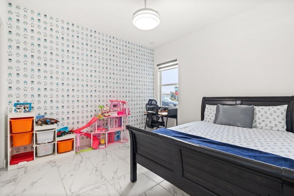 Guest Bedroom.jpg-SMALL