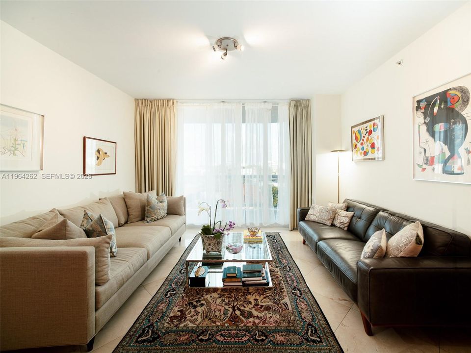 For Sale: $1,100,000 (2 beds, 2 baths, 1500 Square Feet)