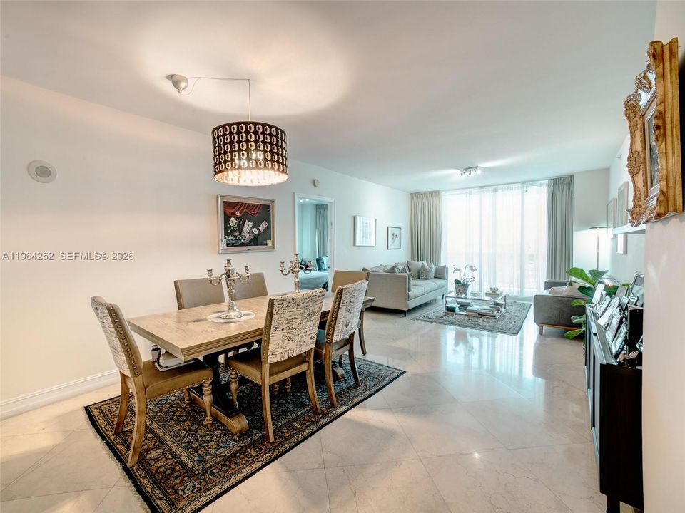 For Sale: $1,100,000 (2 beds, 2 baths, 1500 Square Feet)