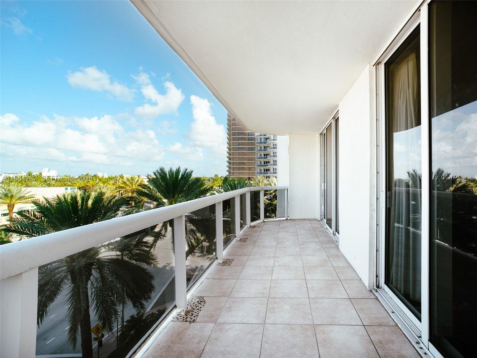 For Sale: $1,100,000 (2 beds, 2 baths, 1500 Square Feet)