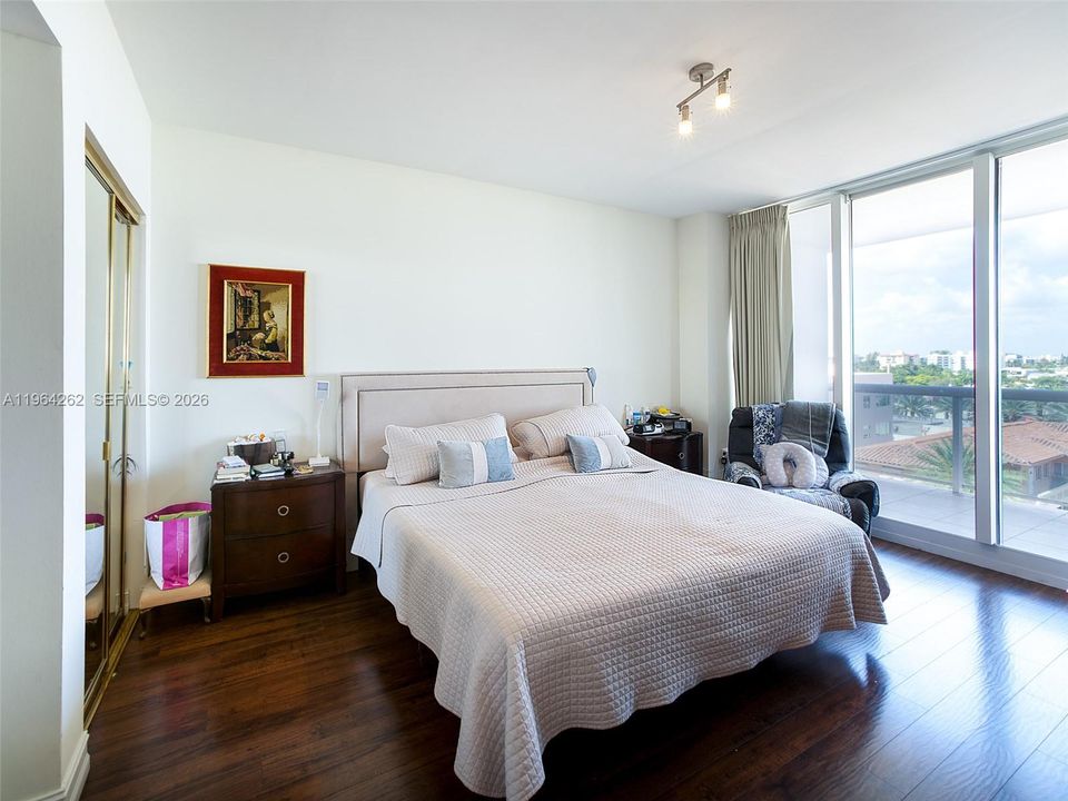 For Sale: $1,100,000 (2 beds, 2 baths, 1500 Square Feet)