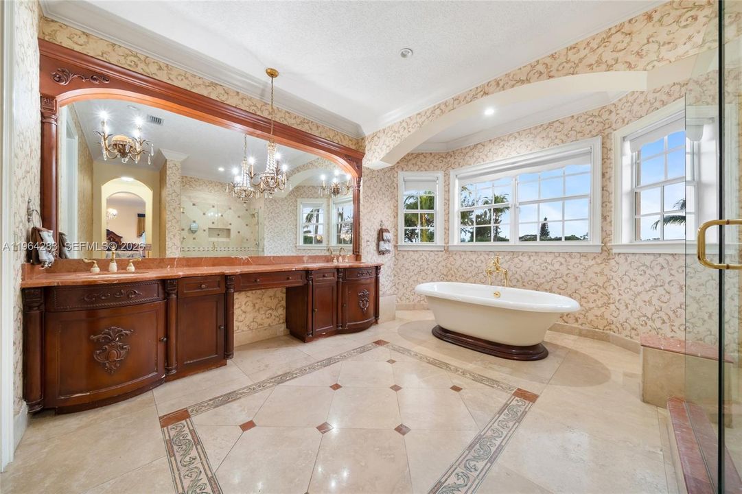For Sale: $5,900,000 (8 beds, 6 baths, 6694 Square Feet)