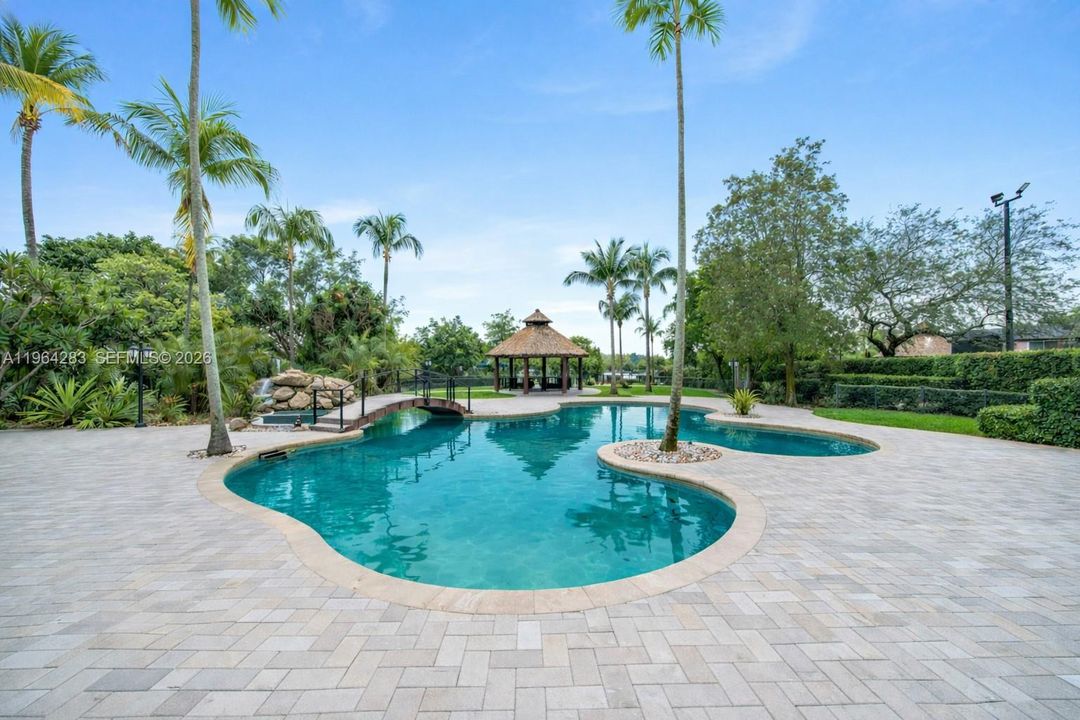 For Sale: $5,900,000 (8 beds, 6 baths, 6694 Square Feet)