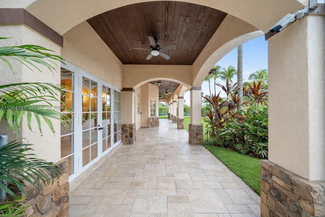For Sale: $5,900,000 (8 beds, 6 baths, 6694 Square Feet)