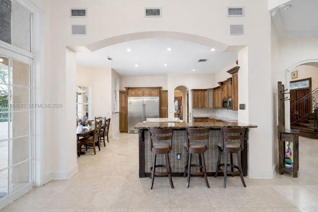 For Sale: $5,900,000 (8 beds, 6 baths, 6694 Square Feet)