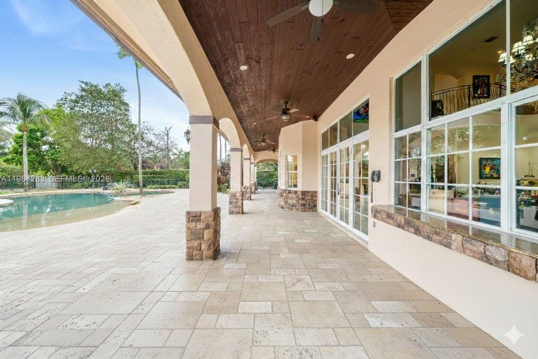 For Sale: $5,900,000 (8 beds, 6 baths, 6694 Square Feet)
