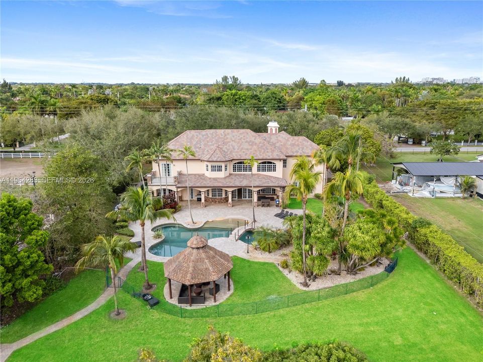 For Sale: $5,900,000 (8 beds, 6 baths, 6694 Square Feet)