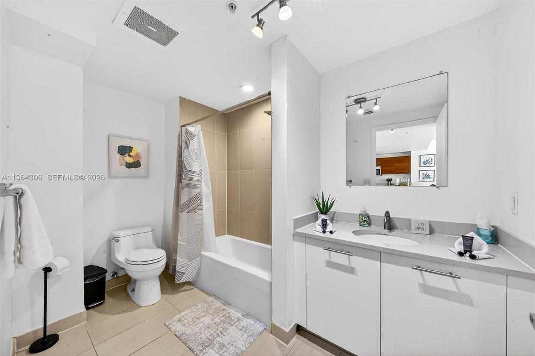 For Sale: $634,900 (2 beds, 2 baths, 1189 Square Feet)