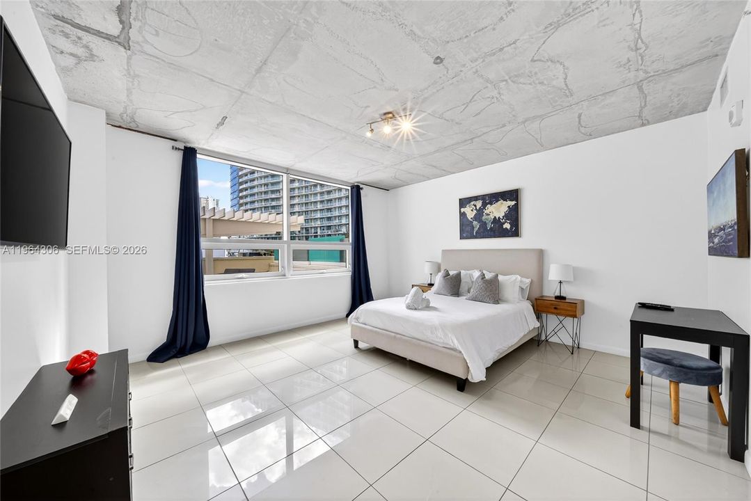 For Sale: $634,900 (2 beds, 2 baths, 1189 Square Feet)