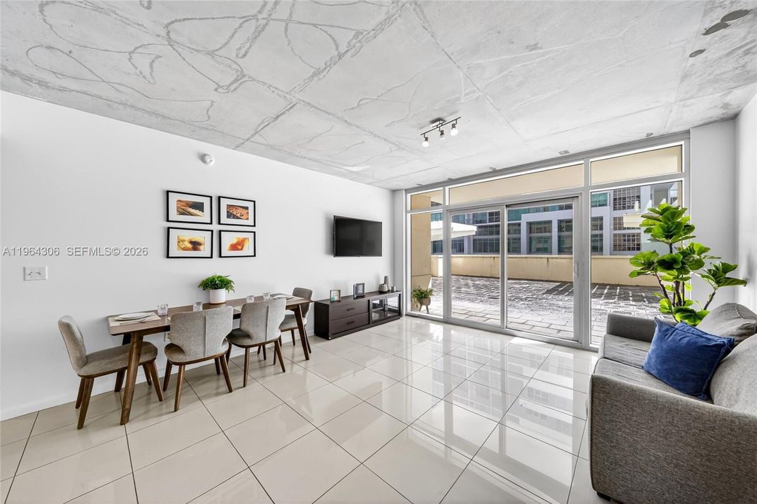 For Sale: $634,900 (2 beds, 2 baths, 1189 Square Feet)